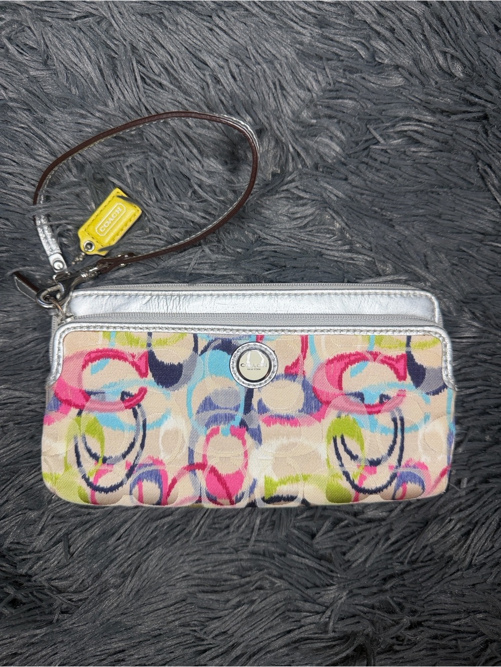 💎RARE Coach Poppy Ikat Wristlet💎